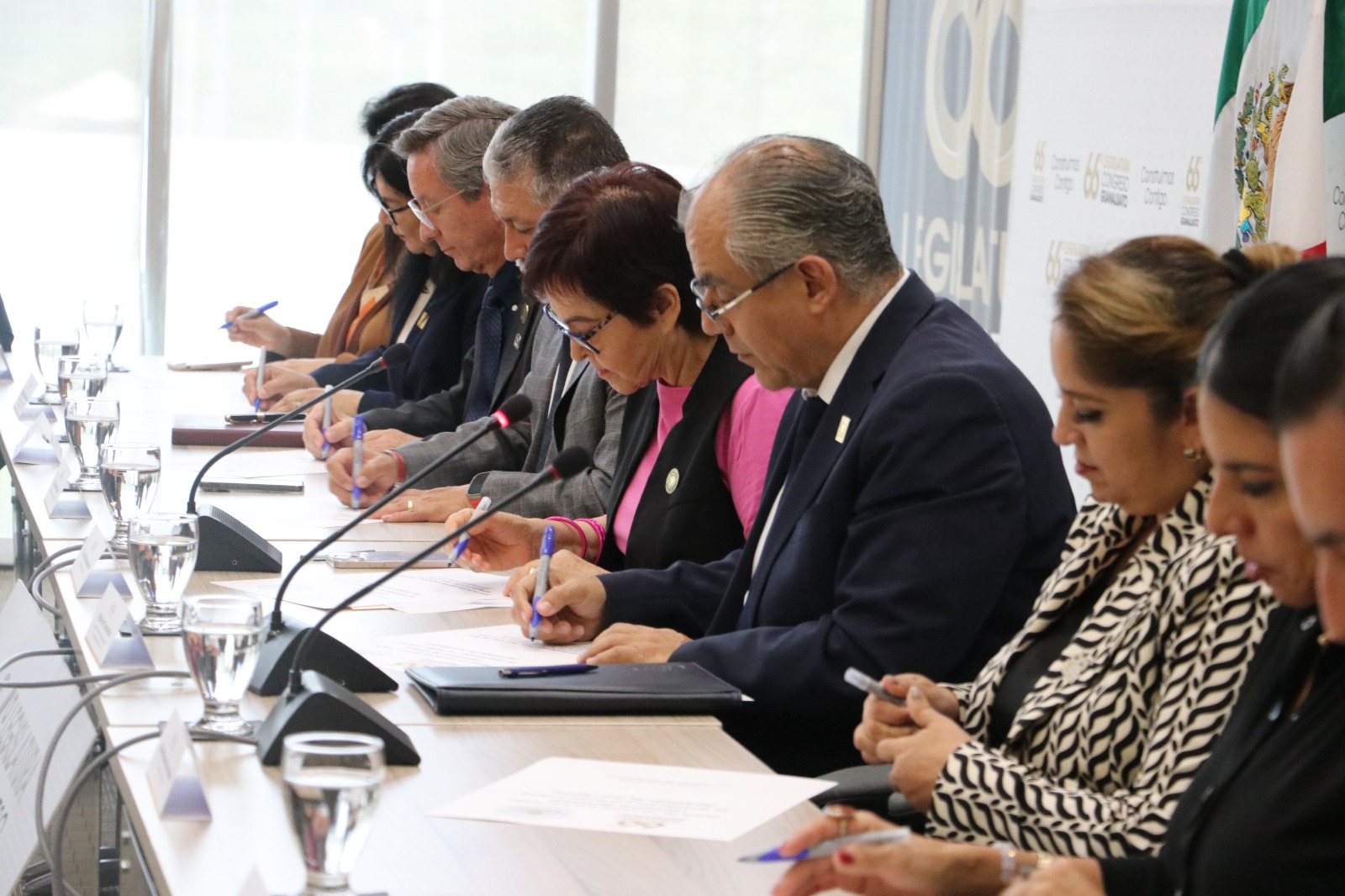 EN GUANAJUATO EL PODER LEGISLATIVO Y EL PODER JUDICIAL FIRMAN CONVENIO DE COLABORACIÓN.
