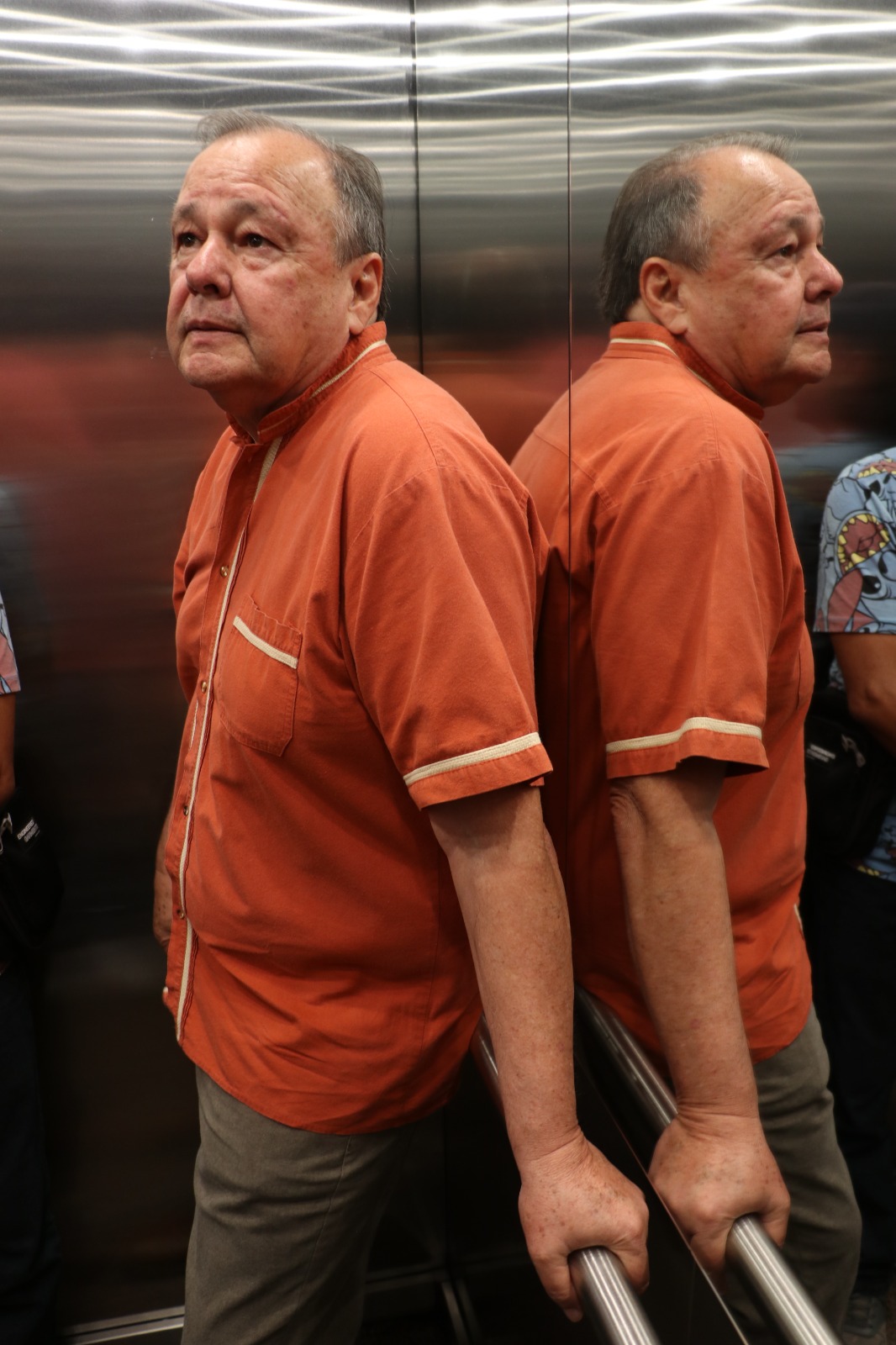 EXIGIRÁN A EX MANDATARIO QUE ESCLAREZCA LA CASA AZUL EN TEXAS.
