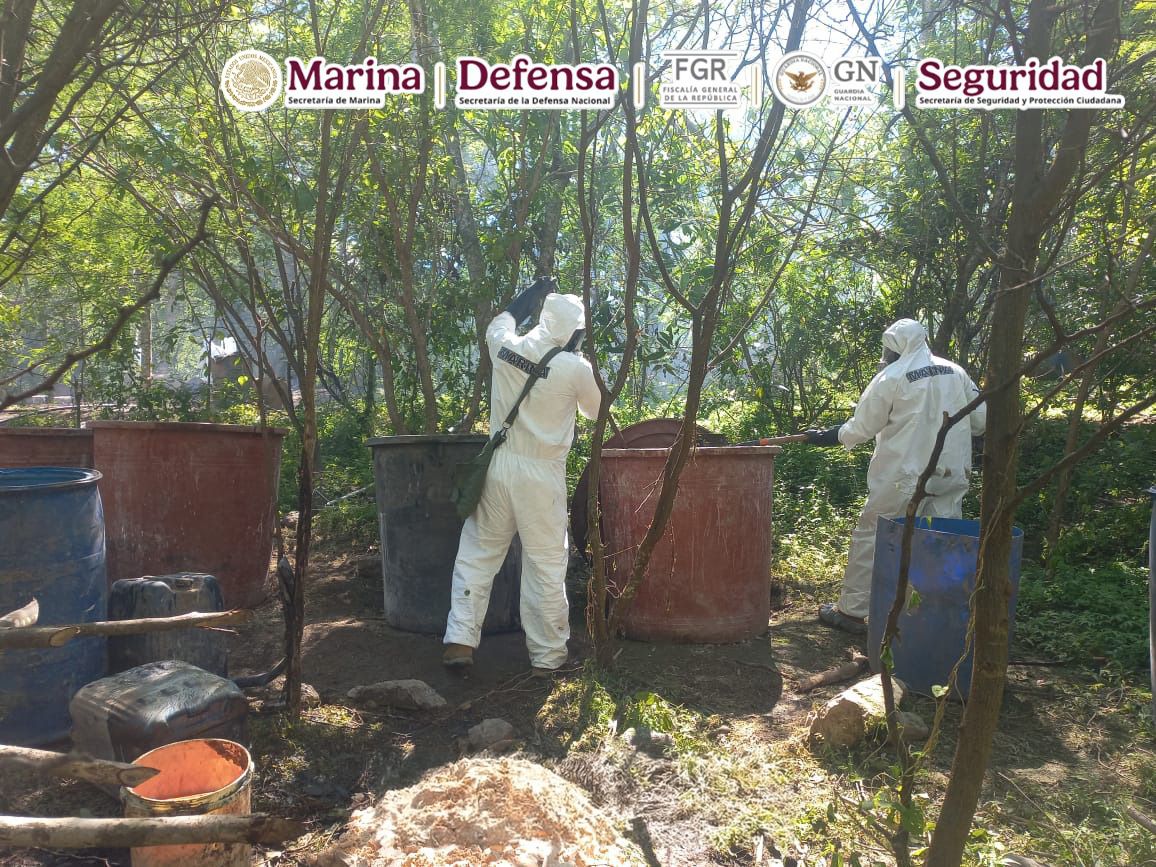 EN DURANGO, DESMANTELAN LABORATORIOS CLANDESTINOS Y ASEGURAN 21 TONELADAS DE METANFETAMINAS.
