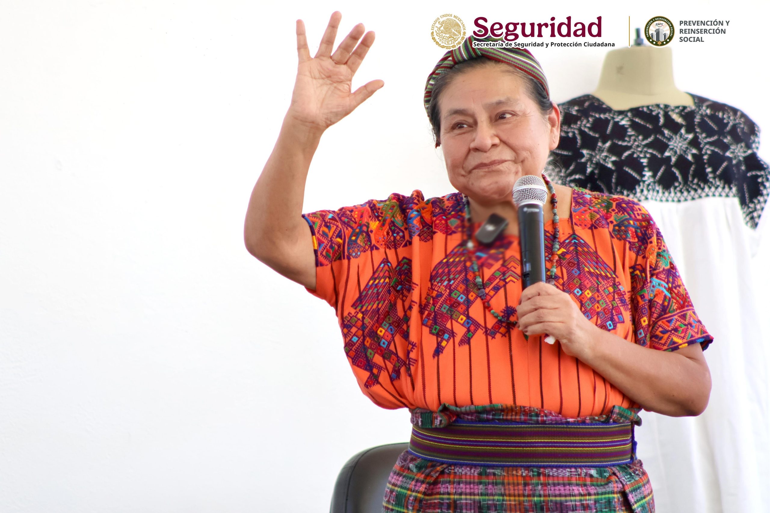 RIGOBERTA MENCHU DA MENSAJE DE ESPERANZA A MUJERES PRIVADAS DE SU LIBERTAD EN EL CEFERESO 16.