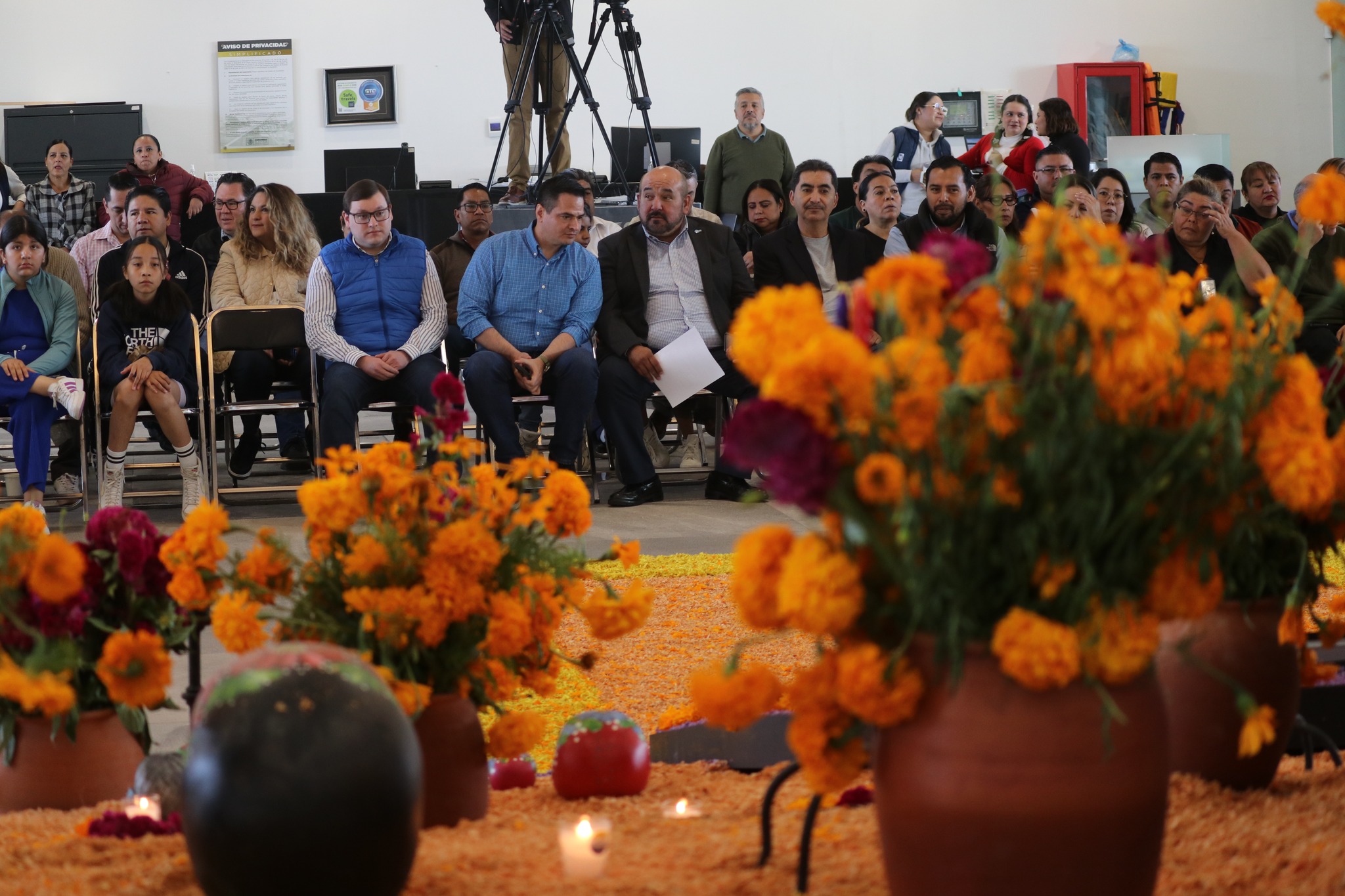 TRADICIÓN, IDENTIDAD Y MEMORIA: EL CONGRESO DEL ESTADO INAUGURA SU ALTAR DE MUERTOS 2025