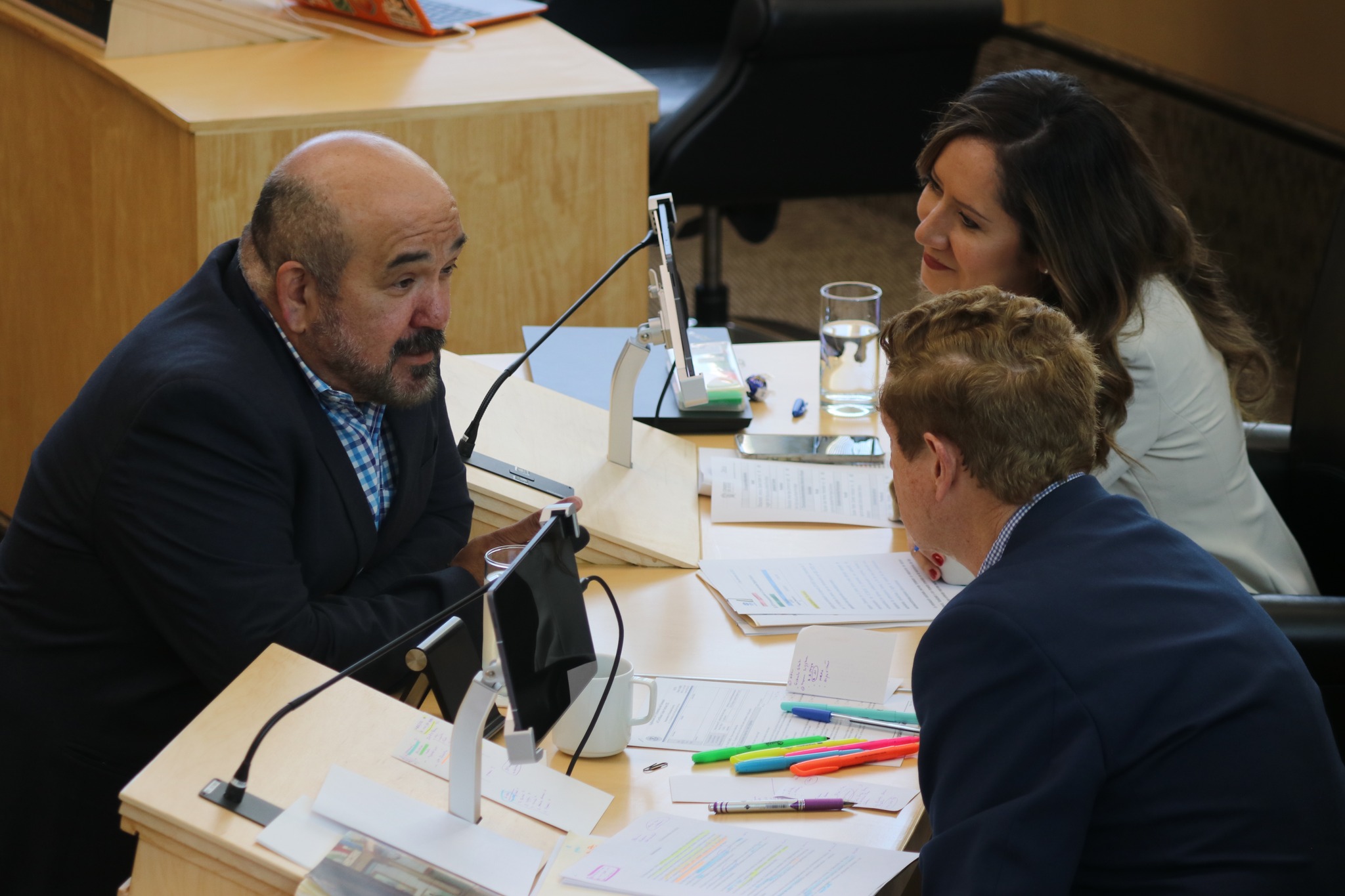 Promueven descuento temporal del 50% en la Autopista Guanajuato – Silao y por la falta del voto del Diputado de Guanajuato capital Juan Carlos Romero no se aprobó ya que abandono el salón de sesiones en ese momento y después regreso.