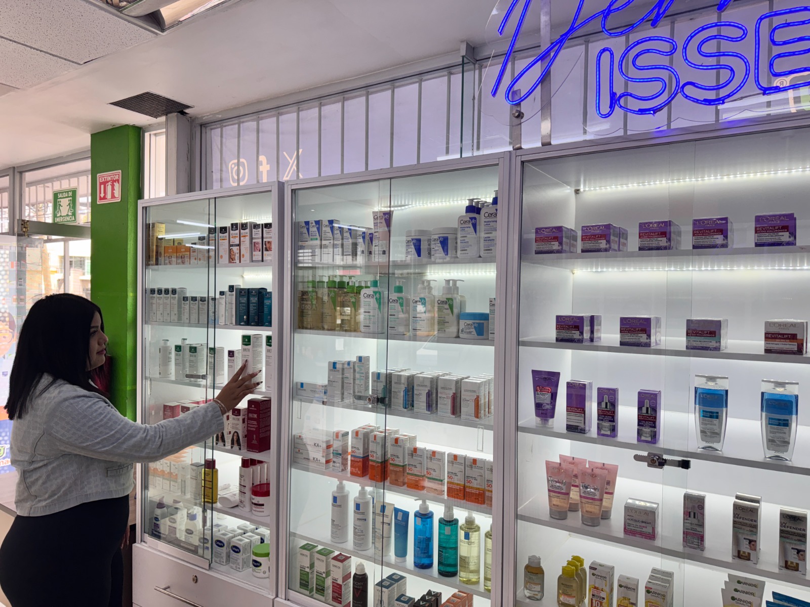 Abre ISSEG nueva área dermatológica en farmacias del estado
