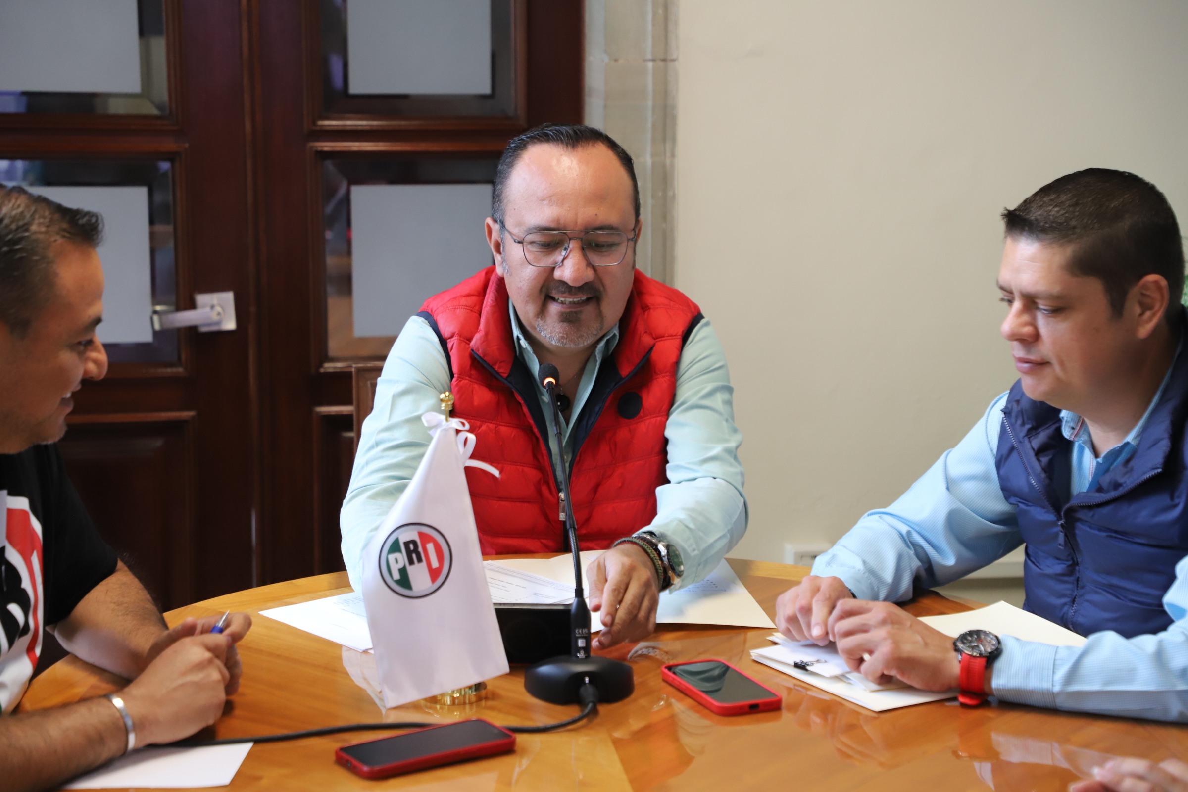 DERRAME EN EL GOLFO DE MÉXICO EVIDENCIA NEGLIGENCIA DE FEDERACIÓN: PRI