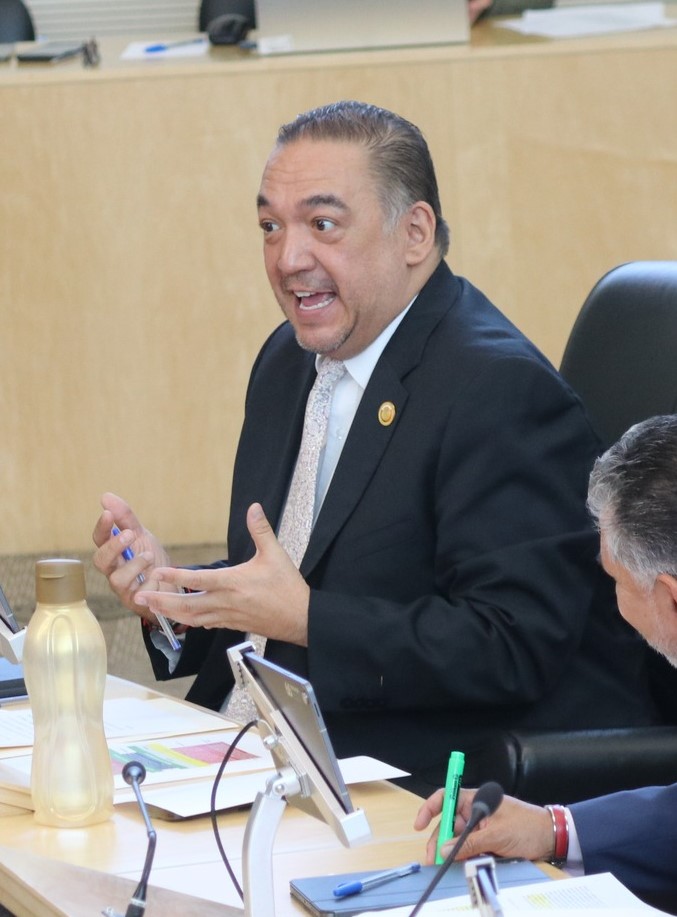 EXIGE SERGIO CONTRERAS REVISIÓN DE CONTRATACIONES EN LEÓN Y EXAMINAR PAGOS A OFFICE AND PUBLICITY MDF S. DE R.L. DE C.V.