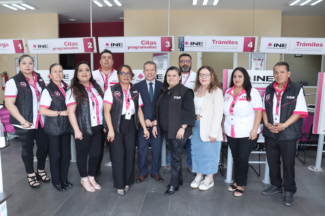 REIGNAGURAN MODULO DEL INE EN IRAPUATO GTO.