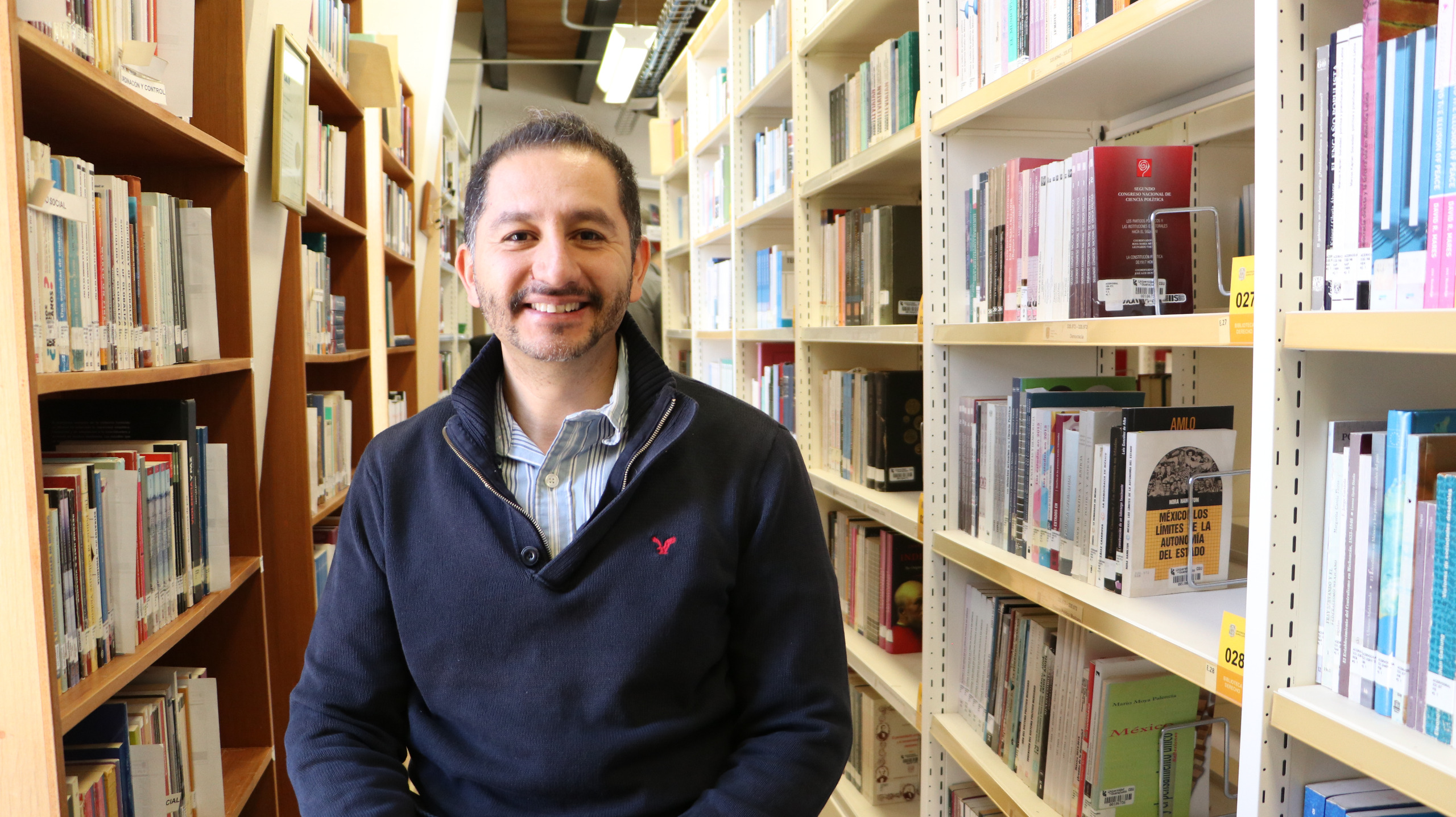 RECIBE PREMIO NACIONAL, CATEDRATICO UNIVERSITARIO DE LA UG POR SUS INVSTIGACIONES SOBE PLANTAS MEDICINALES TRADICIONALES.