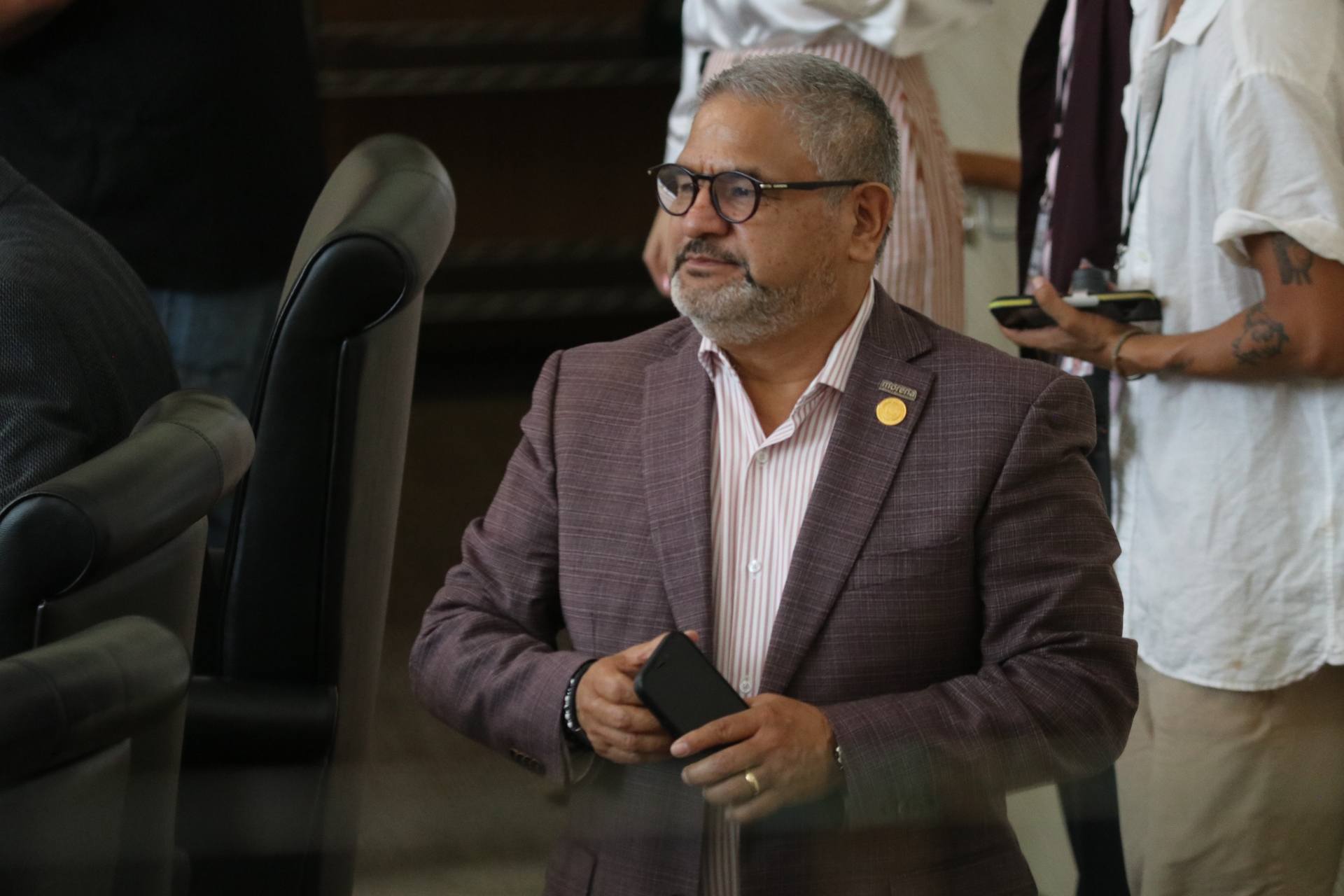 PIDE ERNESTO MILLAN DIPUTADO DE MORENA , QUE EXISTA TRANSPARENCIA EN OBRA PUBLICA ENTREGADA DE MANERA DIRECTA A CONSTRUCTORA FAVORITA DE DIEGO SINHUE.
