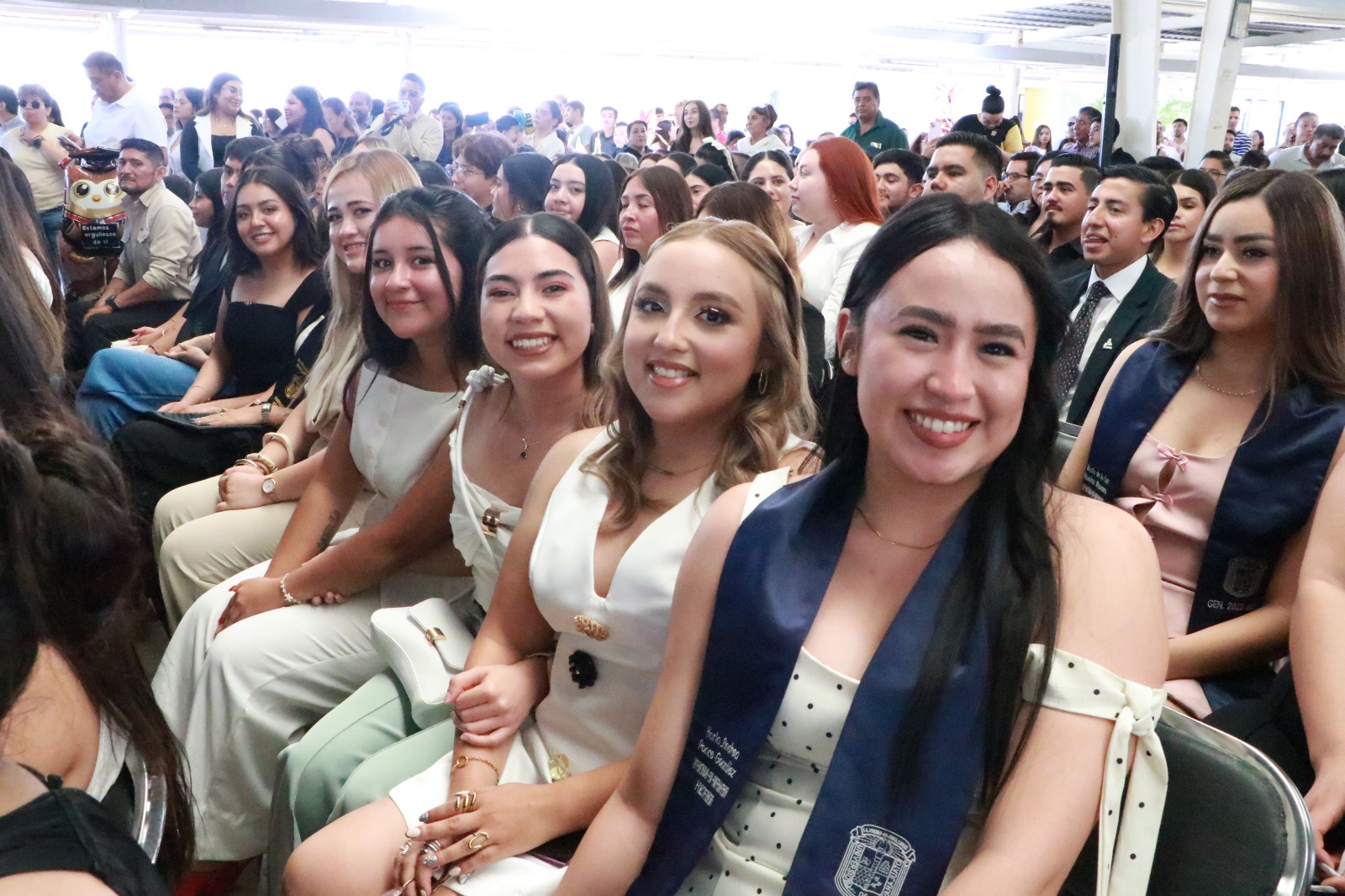 TIENE GUANAJUATO NUEVOS PREFESIONALES DE LA SALUD Y DE INGENIERIAS QUE EGRESAN DE LA UG.