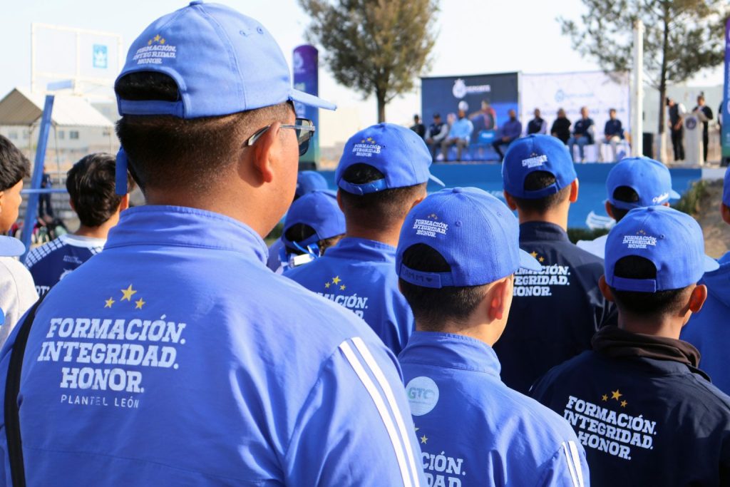 EN GUANAJUATOASEGURA LA CONTINUIDAD DE ESTUDIOS EN LOS BACHILLERATOS BIVALENTES MILITARIZADOS Y BRINDA CERTEZA A MÁS DE 3 MIL 500 ESTUDIANTES.
