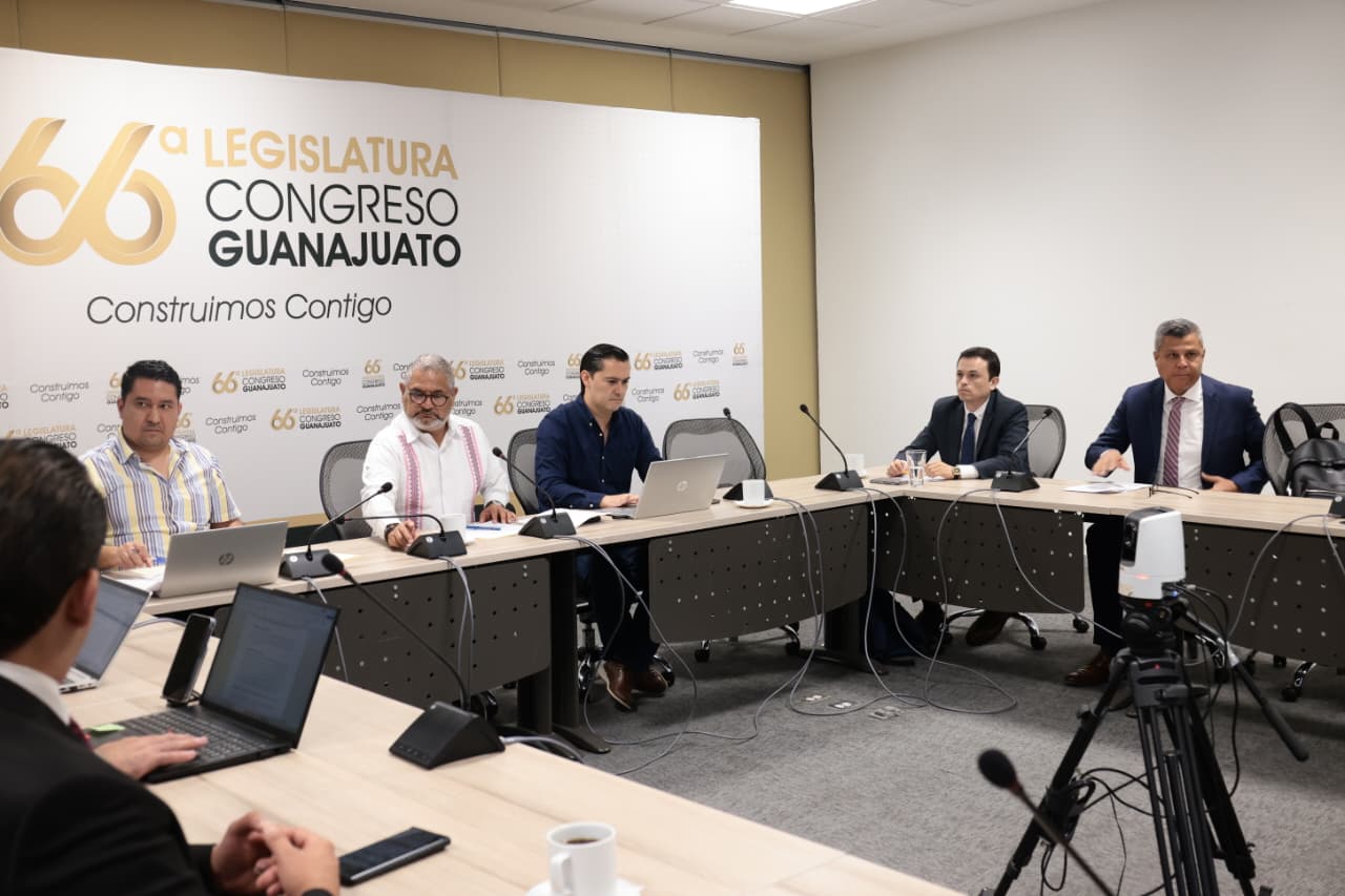 ANALIZAN INICIATIVA EN MATERIA DE PARIDAD OBLIGATORIA EN LA ADMINISTRACIÓN PÚBLICA MUNICIPAL
