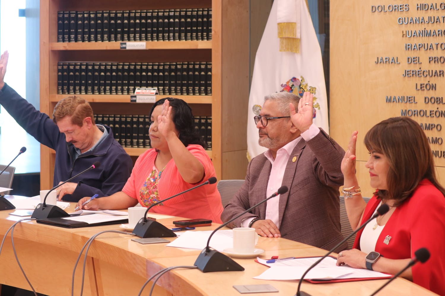 LOS DERECHOS DE LOS PUEBLOS Y COMUNIDADES INDÍGENAS Y AFROMEXICANAS GARANTIZADOS.