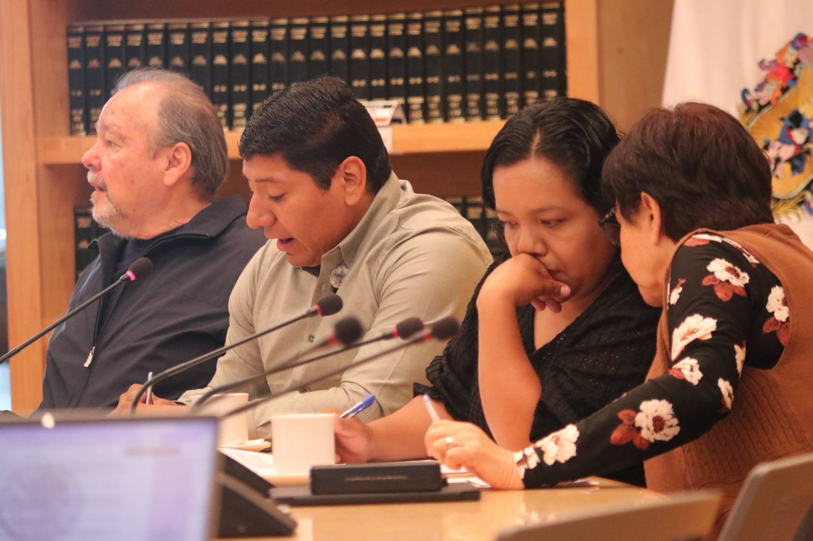 LOS DIPUTADOS DE MORENA EN LA COMISION DE DERECHOS HUMANOS CAMBIAN DE ESTRATEGIA Y ACEPTAN NO EXHORTAR A LA GOBERNADORA PARA QUE INSTRUYA A SU EQUIPO DE TRABAJO EL RESPETO IRRESTRICTO A LA LIBERTAD DE PRENSA.