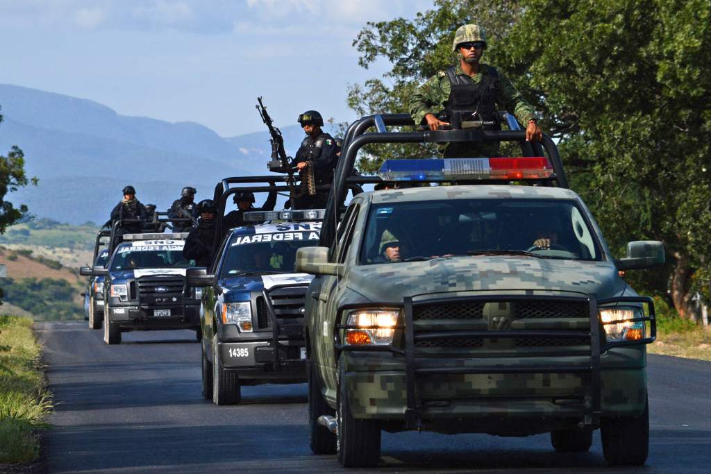 AUTORIDADES FEDERALES REFUERZAN EL DESPLIEGUE DE SEGURIDAD EN SINALOA CON MÁS DE MIL 800 ELEMENTOS.