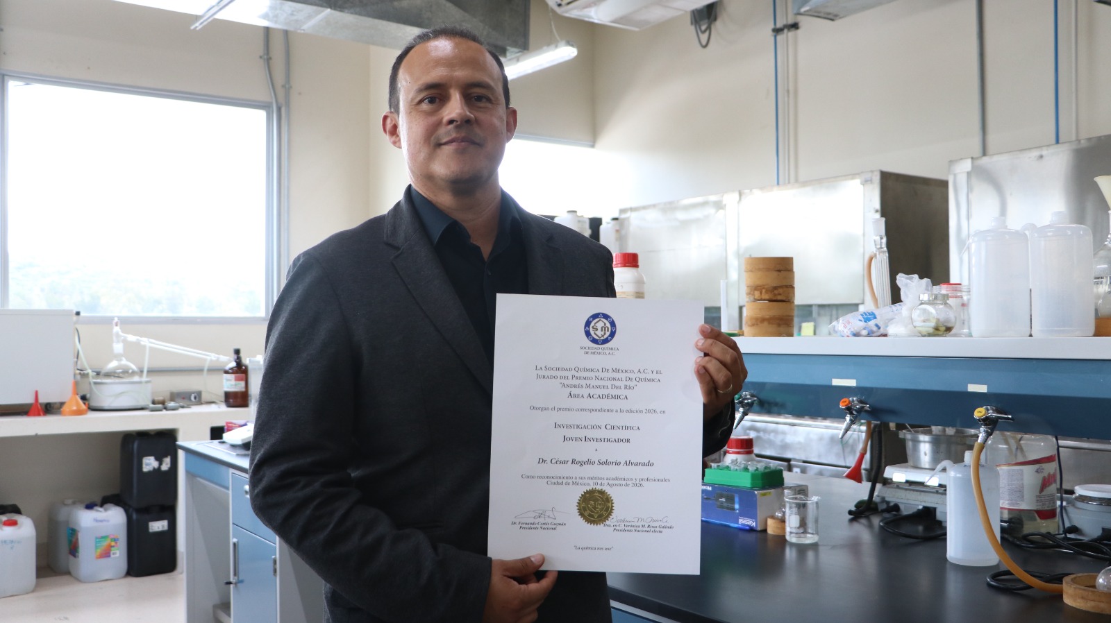 Investigador UG recibe la máxima distinción química en México.