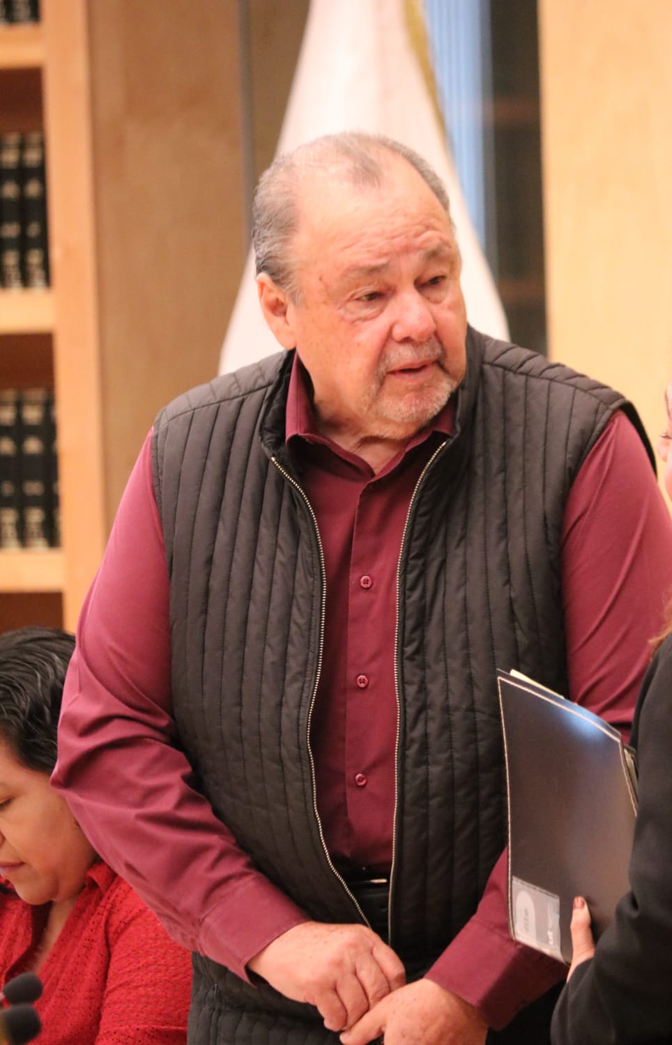 “NO HAY UNA LEY QUE CASTGIGUE EL APELLIDO PROHIBIDO, PERO DE QUE NO PASA, NO PASARA” David Martínez Mendizábal.