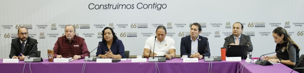 CONSULTAN A PERSONAS CON DISCAPACIDAD EN EL CONGRESO DEL ESTADO.