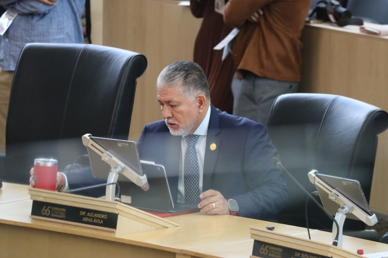 ALEJANDRO ARIAS AVILA PROPONE INCORPORAR LA EDUCACIÓN COMUNITARIA PARA AMPLIAR EL ACCESO A LA ENSEÑANZA EN ZONAS MARGINADAS.