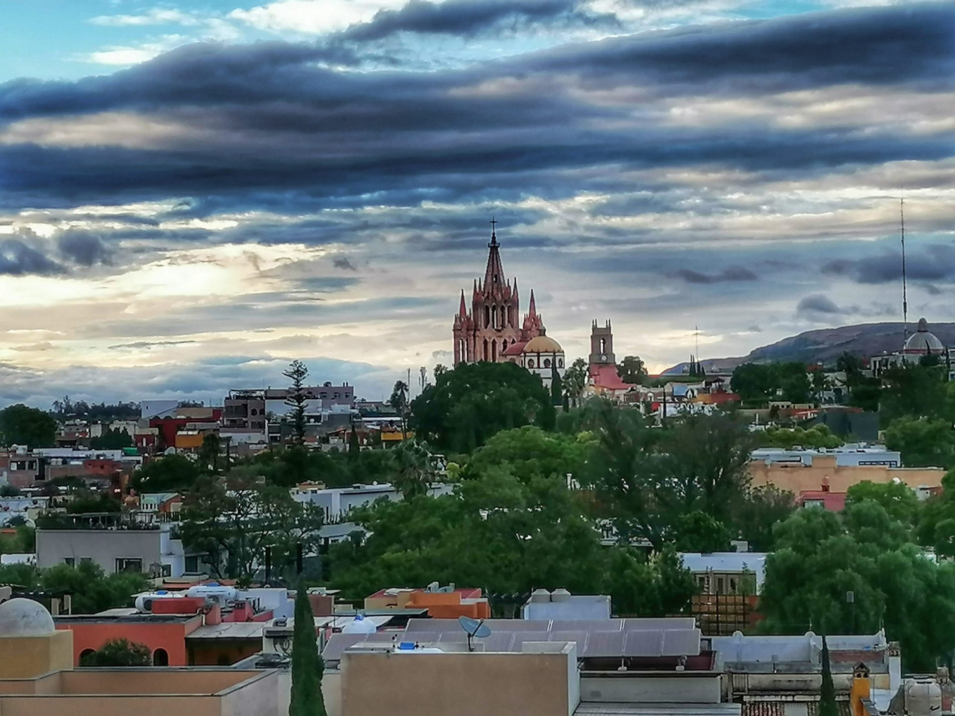PIDE PROTECCIÓN CIVIL TOMAR PRECAUCIONES ANTE LA LLEGADA DEL FRENTE FRÍO NÚMERO 2 A SAN MIGUEL DE ALLENDE.
