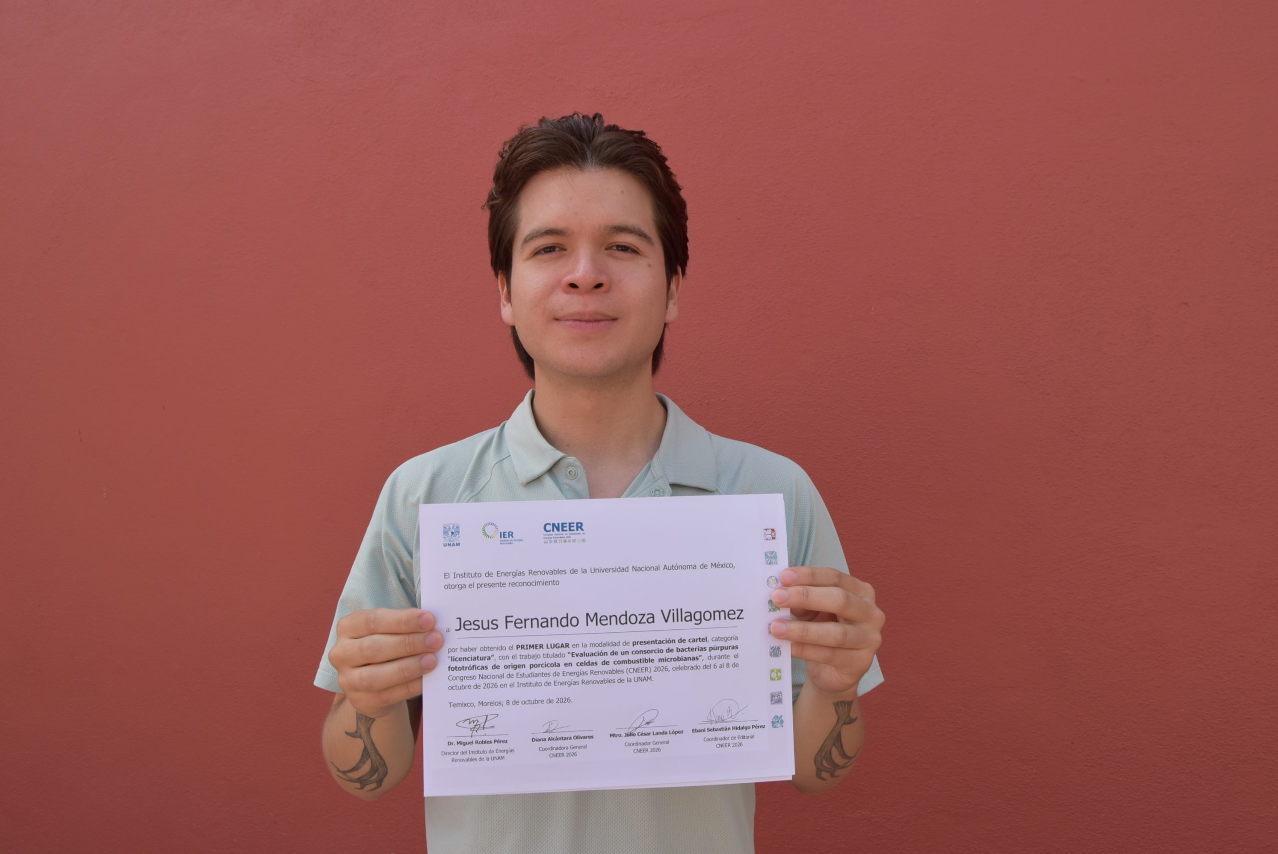 Alumno UG obtiene primer lugar en Congreso Nacional de Estudiantes en Energías Renovables.